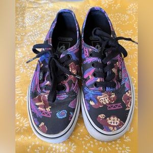Women’s size 5 donkey Kong vans
